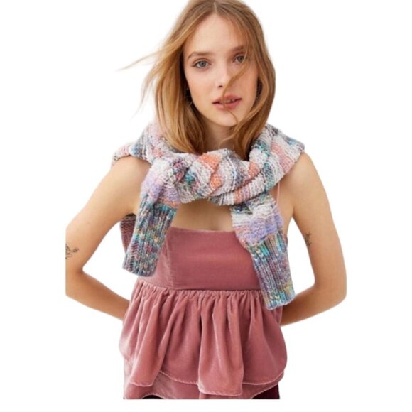 Urban Outfitters Olivia Velvet Tiered Peplum Cami - Picture 4 of 8